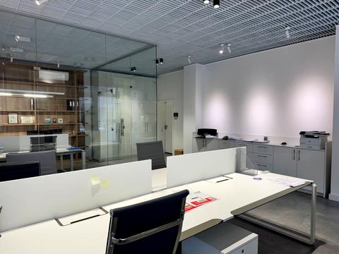 комерційна за адресою Набережна Перемоги вул., 112-Д к3