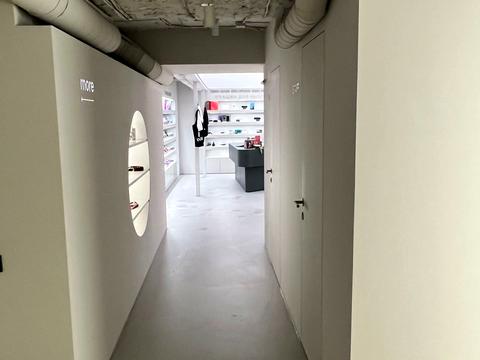 комерційна за адресою Басейна вул., 1/2