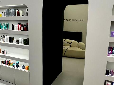 комерційна за адресою Басейна вул., 1/2