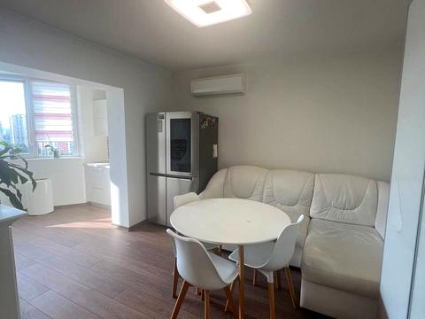 квартира за адресою Драгоманова вул., 12-А