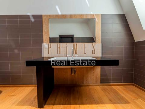 комерційна за адресою Богдана Хмельницького вул., 30/10