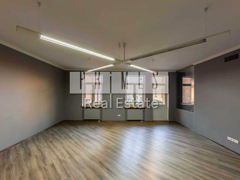 комерційна за адресою Богдана Хмельницького вул., 30/10