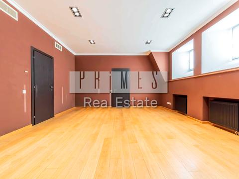 комерційна за адресою Богдана Хмельницького вул., 30/10