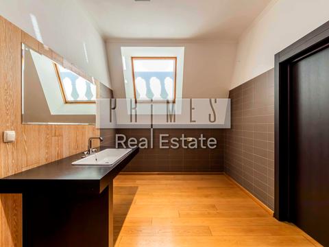 комерційна за адресою Богдана Хмельницького вул., 30/10