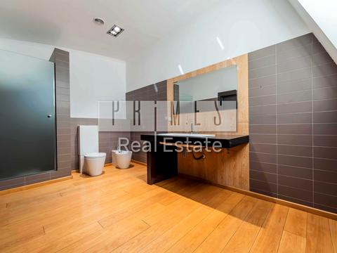 комерційна за адресою Богдана Хмельницького вул., 30/10