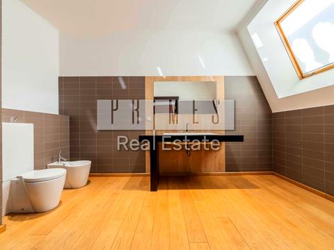 комерційна за адресою Богдана Хмельницького вул., 30/10