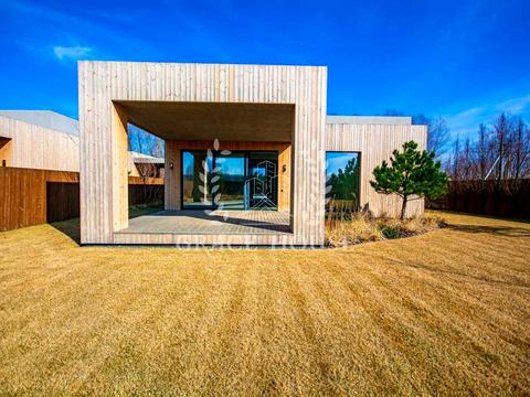 дом по адресу Плютовская ул.