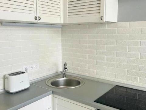 квартира за адресою Харків, Героїв Харкова просп. (Московський), 118/1