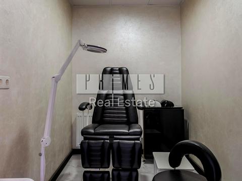 комерційна за адресою Київ, Метрологічна вул., 7-Б