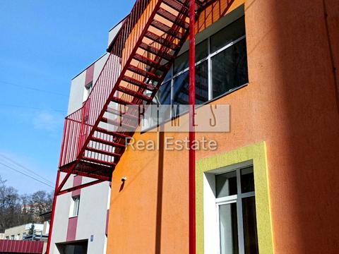 комерційна за адресою Київ, Борщагівська вул., 204