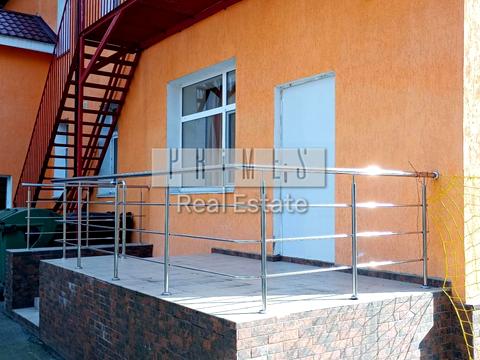 комерційна за адресою Київ, Борщагівська вул., 204