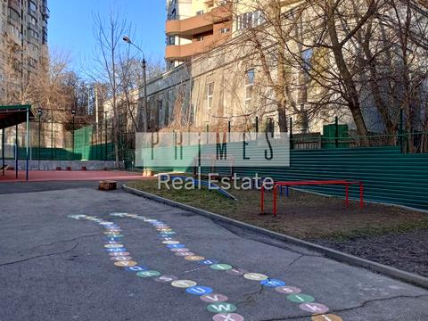 комерційна за адресою Київ, Борщагівська вул., 204