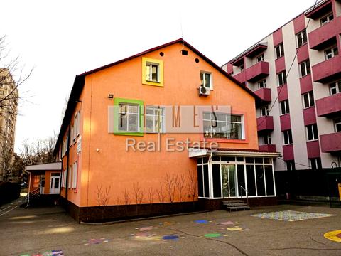 комерційна за адресою Київ, Борщагівська вул., 204