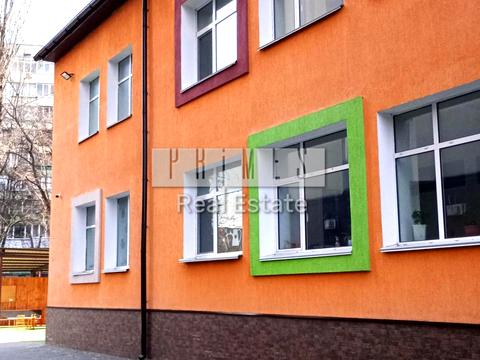 комерційна за адресою Київ, Борщагівська вул., 204