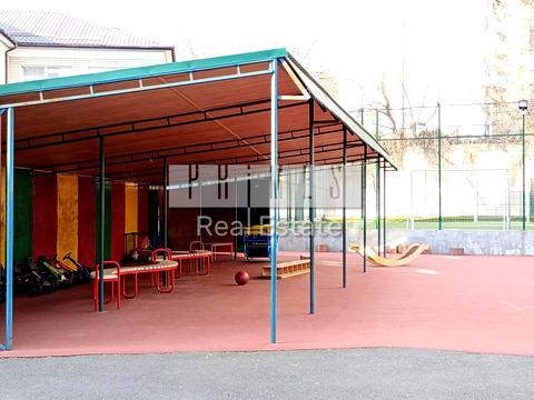 комерційна за адресою Київ, Борщагівська вул., 204