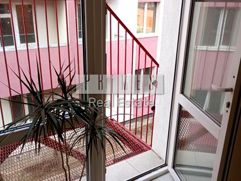 комерційна за адресою Київ, Борщагівська вул., 204