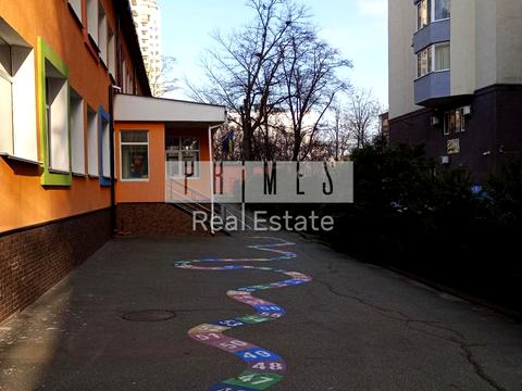 комерційна за адресою Київ, Борщагівська вул., 204