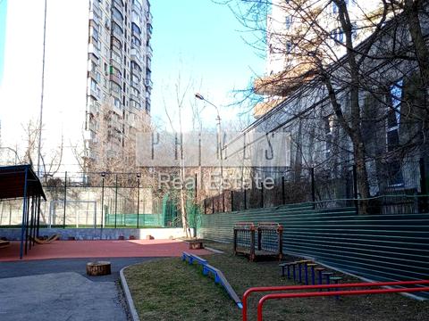 комерційна за адресою Київ, Борщагівська вул., 204