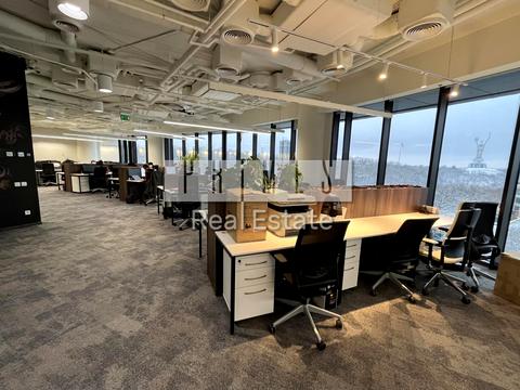 комерційна за адресою Київ, Болсуновська вул. (Сергія Струтинського), 2