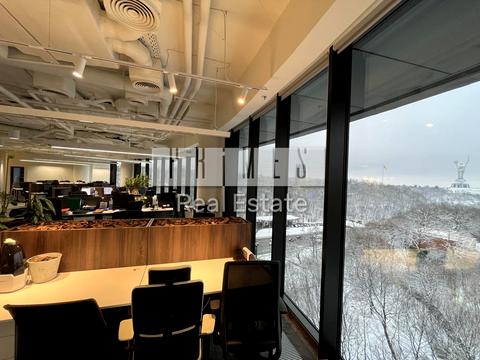 комерційна за адресою Київ, Болсуновська вул. (Сергія Струтинського), 2