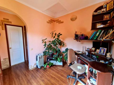 будинок за адресою 1 лінія вул.