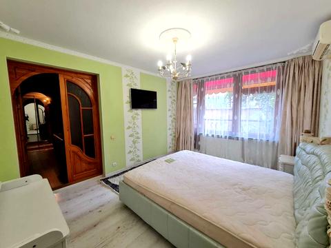 будинок за адресою 1 лінія вул.