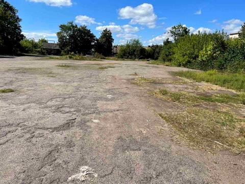 комерційна за адресою Миру, 20