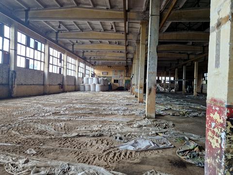 комерційна за адресою Миру, 20