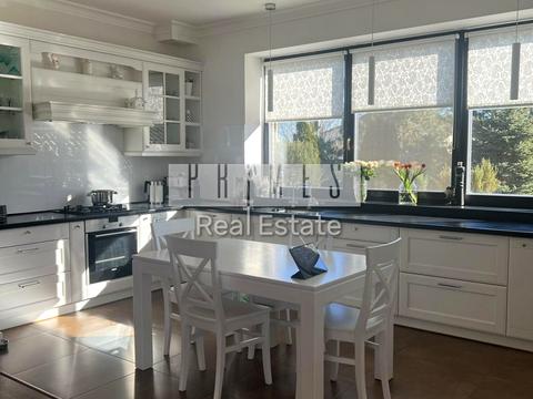 будинок за адресою Амосова вул.