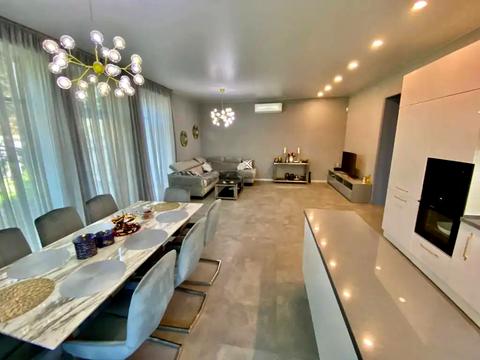 будинок за адресою Кленова