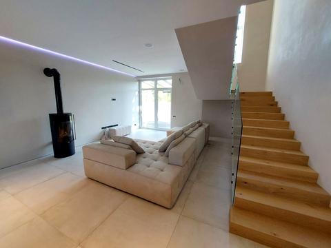 будинок за адресою смт. Обухівка, Кленова