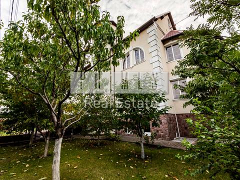 будинок за адресою Жовтнева вул.