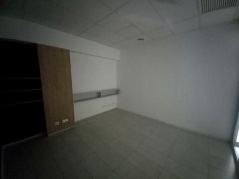 комерційна за адресою Шевченка вул., 2