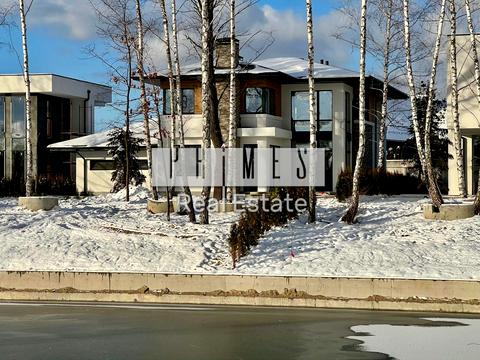 будинок за адресою Леоніда Каденюка вул.