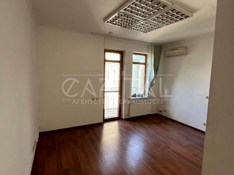 коммерческая по адресу Крутой спуск, 7