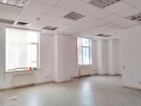 комерційна за адресою Андрія Мельника вул., 2