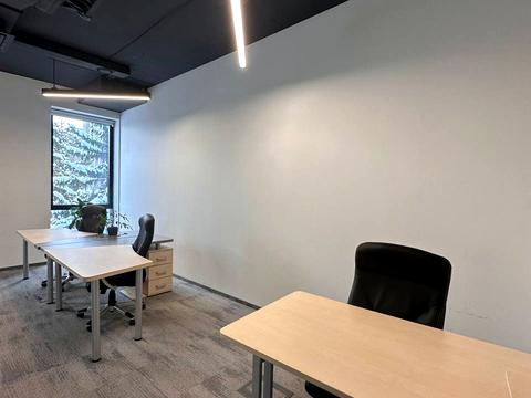 комерційна за адресою Наукова вул., 7