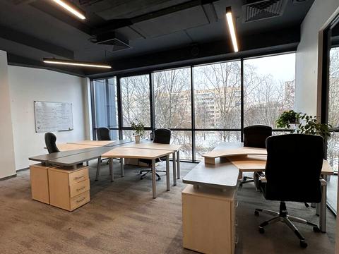 комерційна за адресою Наукова вул., 7