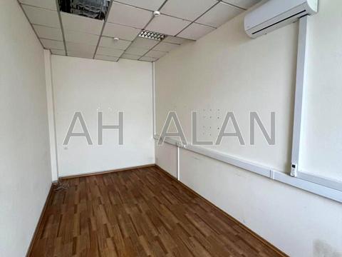 комерційна за адресою Січових Стрільців вул. (Артема), 77