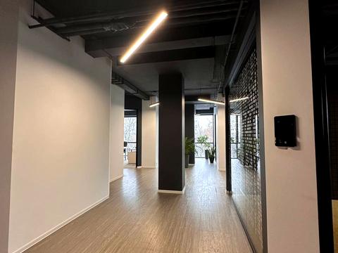 комерційна за адресою Наукова вул., 7