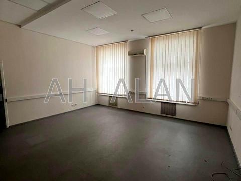 комерційна за адресою Січових Стрільців вул. (Артема), 77