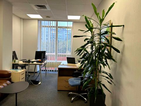 комерційна за адресою Польова вул., 24д