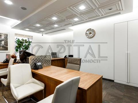 комерційна за адресою Саксаганського вул., 42