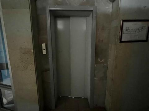 комерційна за адресою Січових Стрільців вул. (Артема), 77