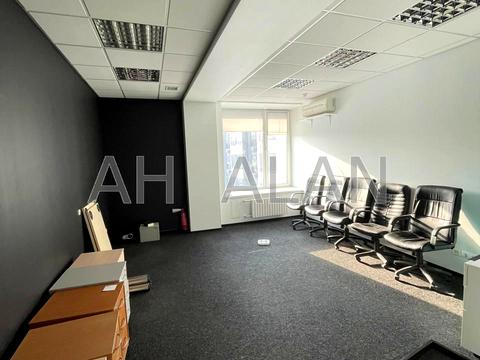 комерційна за адресою Болсуновська вул. (Сергія Струтинського), 8