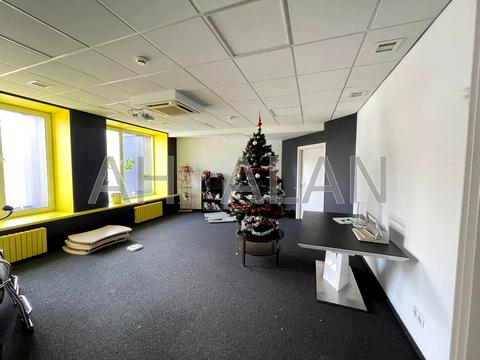 комерційна за адресою Болсуновська вул. (Сергія Струтинського), 8