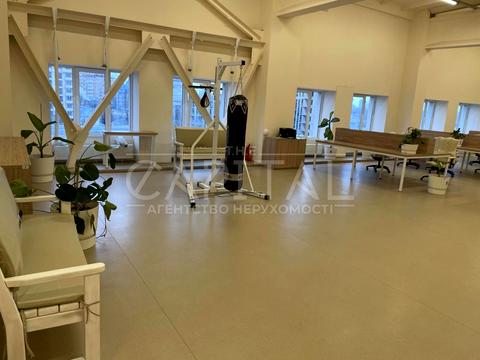 комерційна за адресою Ярославська вул., 56