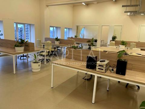 комерційна за адресою Ярославська вул., 56