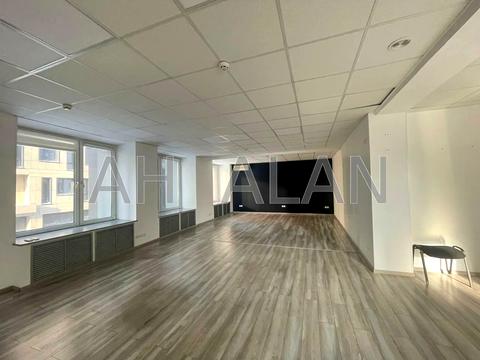 комерційна за адресою Болсуновська вул. (Сергія Струтинського), 8