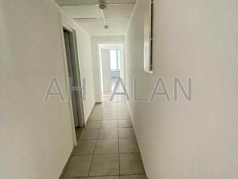 комерційна за адресою Болсуновська вул. (Сергія Струтинського), 8